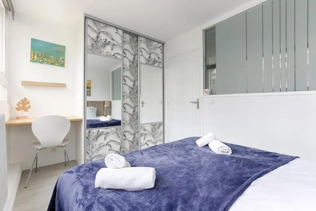 Charming Apartment Gambetta - Saint Fargeau II Paris 0*,  France